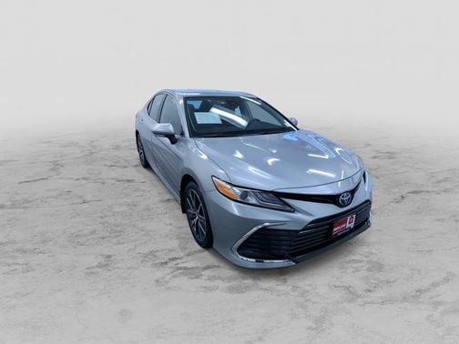 2024 Toyota Camry Hybrid XLE