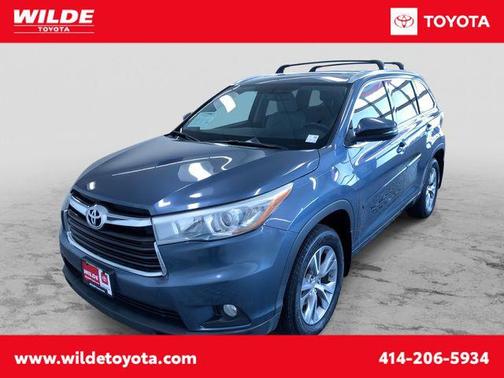 Blue 2015 Toyota Highlander XLE