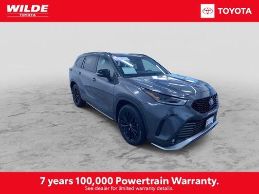 Magnetic Gray Metallic 2025 Toyota Highlander XSE