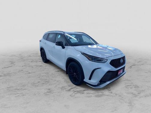 Wind Chill Pearl 2023 Toyota Highlander XSE