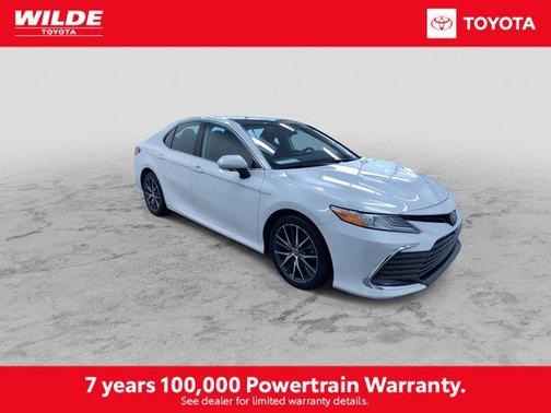 Pearl 2023 Toyota Camry XLE