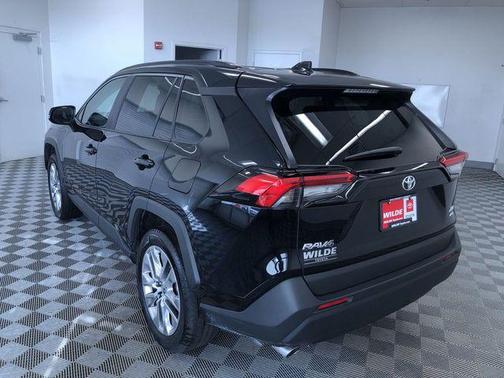 2022 Toyota RAV4 XLE Premium
