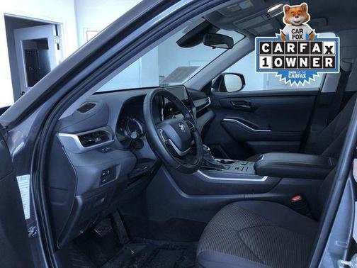 2024 Toyota Highlander LE I4