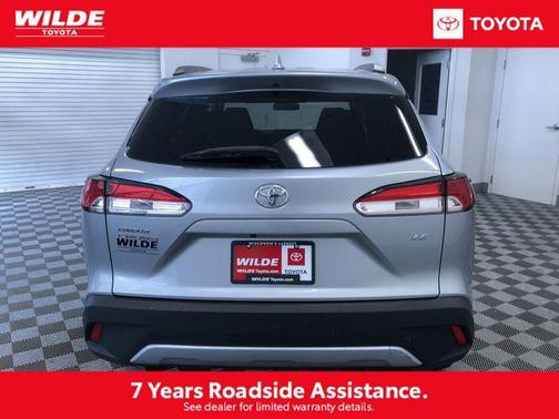 2024 Toyota Corolla Cross LE