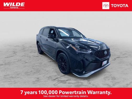 Midnight Black Metallic 2025 Toyota Highlander XSE