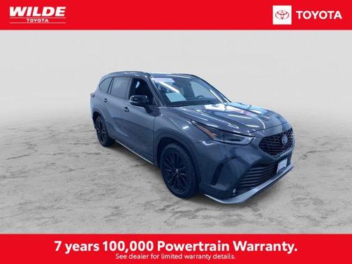 Magnetic Gray Metallic 2025 Toyota Highlander XSE