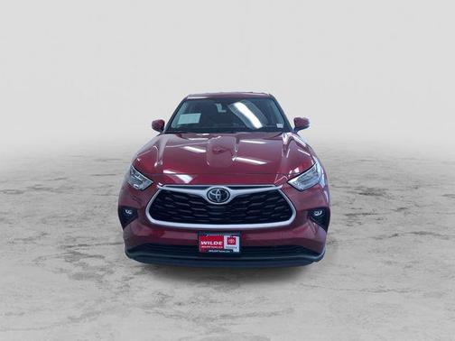 2020 Toyota Highlander LE