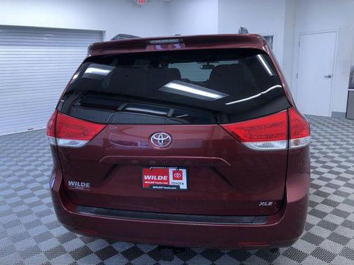 2011 Toyota Sienna XLE