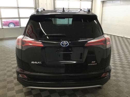 2017 Toyota RAV4 Hybrid SE