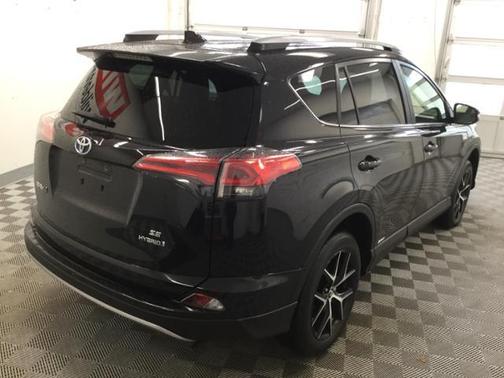 2017 Toyota RAV4 Hybrid SE