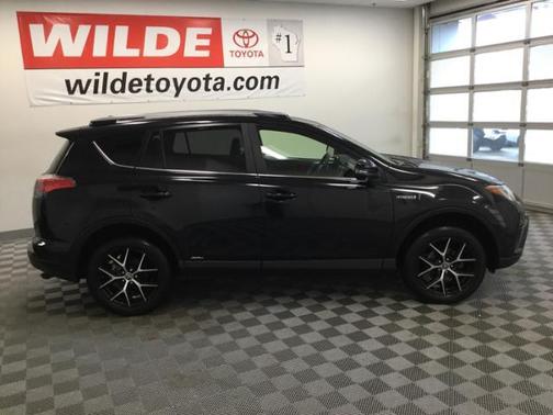 2017 Toyota RAV4 Hybrid SE
