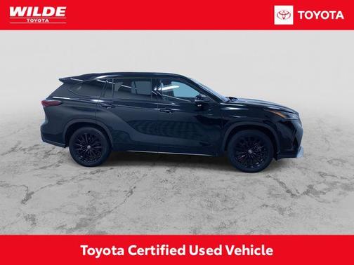 Midnight Black Metallic 2025 Toyota Highlander XSE