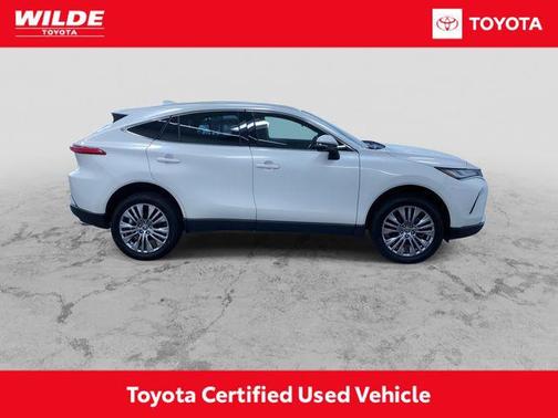 Blizzard Pearl 2022 Toyota Venza XLE