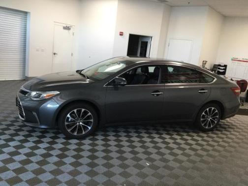 2018 Toyota Avalon XLE