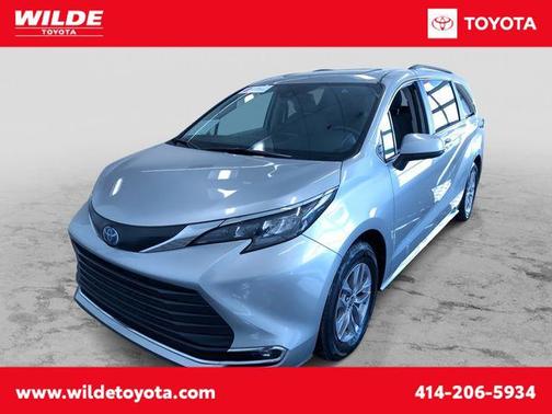 2024 Toyota Sienna XLE