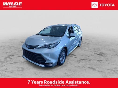 2024 Toyota Sienna XLE