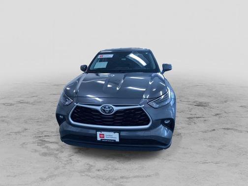 2024 Toyota Highlander LE I4