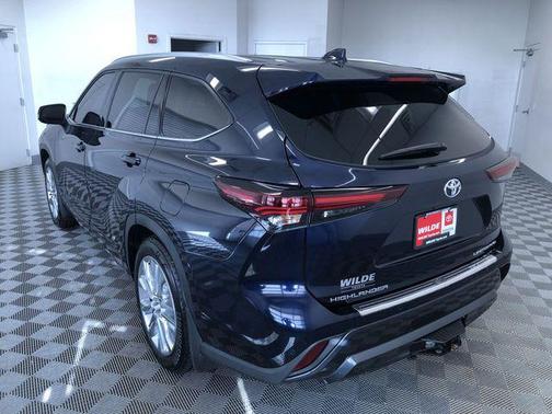 2025 Toyota Highlander Limited