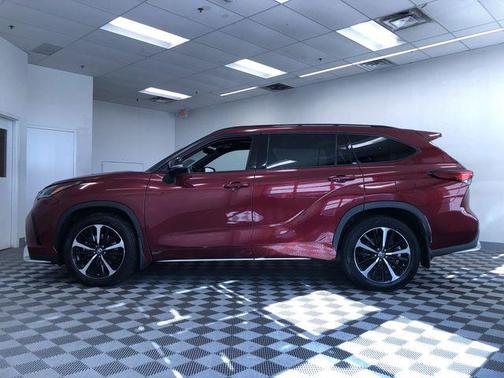 2022 Toyota Highlander XSE