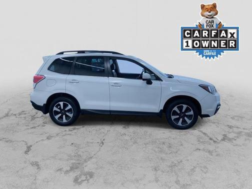 Crystal White Pearl 2017 Subaru Forester 2.5i Limited