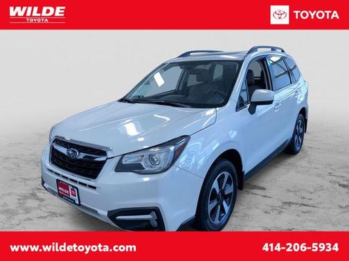 Crystal White Pearl 2017 Subaru Forester 2.5i Limited