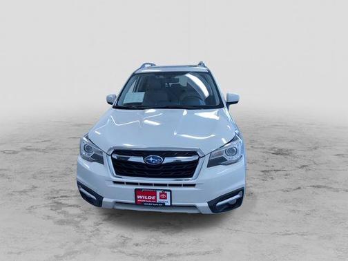 Crystal White Pearl 2017 Subaru Forester 2.5i Limited