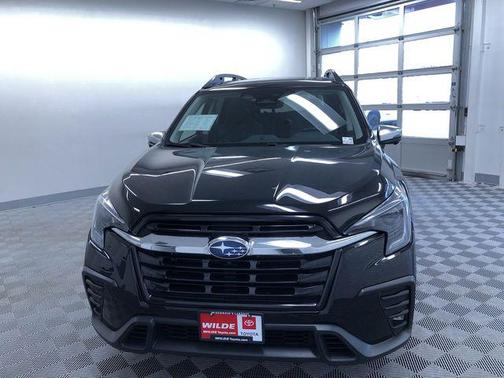 Crystal Black Silica 2023 Subaru Ascent Limited 7-Passenger