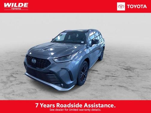 Magnetic Gray Metallic 2025 Toyota Highlander XSE
