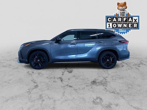 Magnetic Gray Metallic 2025 Toyota Highlander XSE