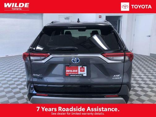 2022 Toyota RAV4 Hybrid SE