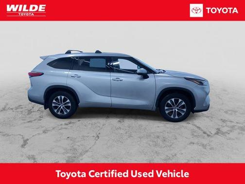 2022 Toyota Highlander Hybrid XLE