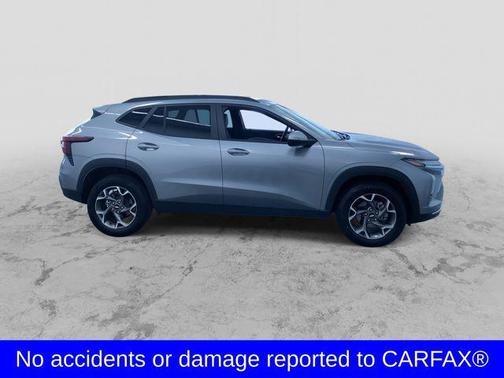 Sterling Gray Metallic 2025 Chevrolet Trax LT