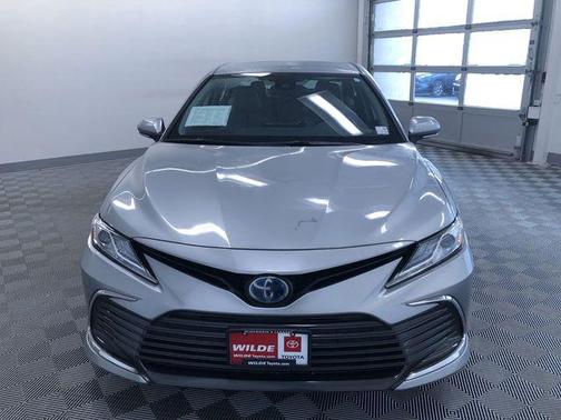 2023 Toyota Camry Hybrid XLE