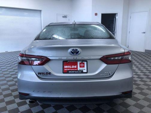 2023 Toyota Camry Hybrid XLE