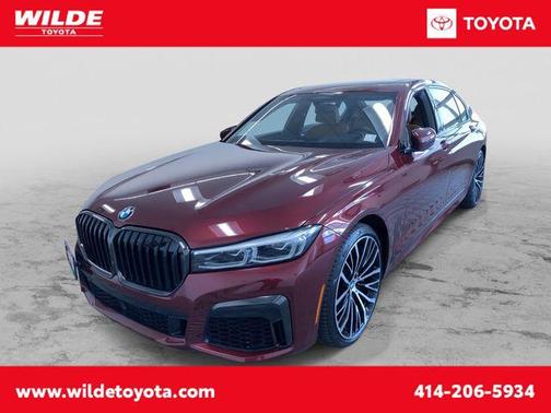 Individual Aventurin Red Metallic 2022 BMW 750 i xDrive