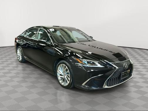 2019 Lexus ES 300h Luxury