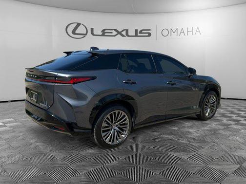 2023 Lexus RZ 450e Luxury