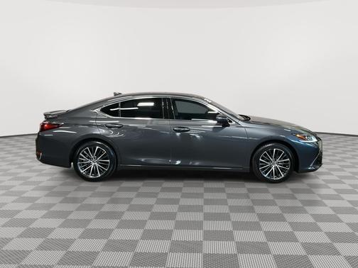 Cloudburst Gray 2025 Lexus ES 300h Base
