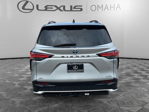2023 Toyota Sienna XSE 7 Passenger