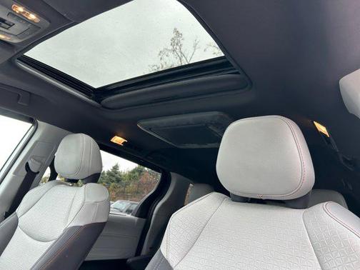 2023 Toyota Sienna XSE 7 Passenger