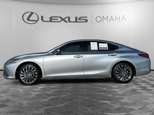 2024 Lexus ES 300h Luxury
