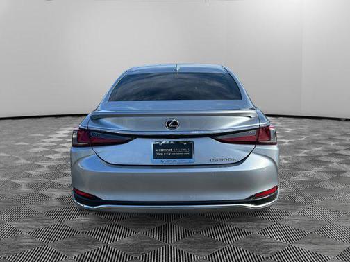 2024 Lexus ES 300h Luxury