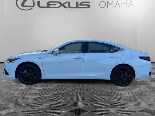 2025 Lexus ES 300h F SPORT Design