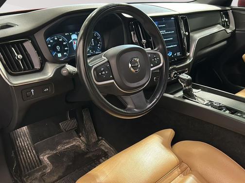 Fusion Red Metallic 2019 Volvo XC60 T5 Momentum