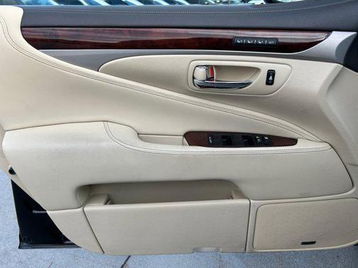 2014 Lexus LS 460 Base (A8)