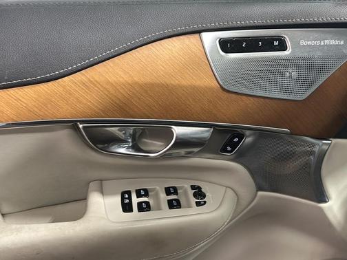 Onyx Black Metallic 2018 Volvo XC90 T6 Inscription