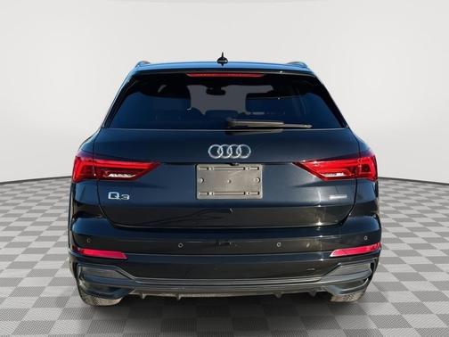 2020 Audi Q3 45 S line Prestige