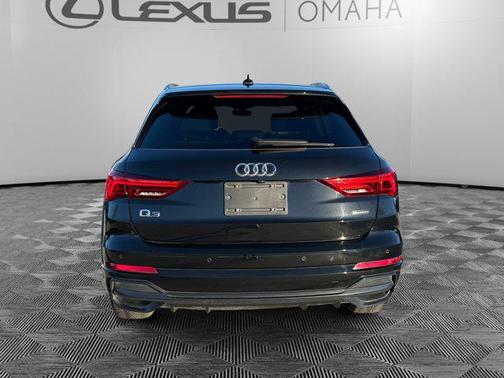 2020 Audi Q3 45 S line Prestige