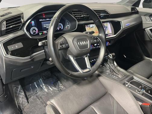 2020 Audi Q3 45 S line Prestige