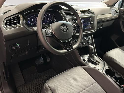 Platinum Gray Metallic 2020 Volkswagen Tiguan 2.0T SEL